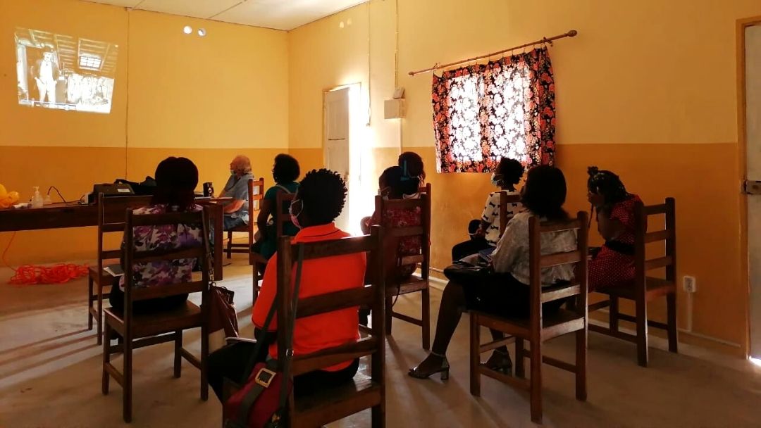 Dinamização de Baús Pedagógicos em Escolas de Educação de Infância em Maputo