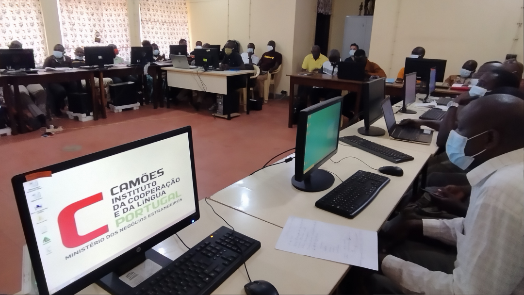 FEC lança Curso de Complemento de Formação em Educação