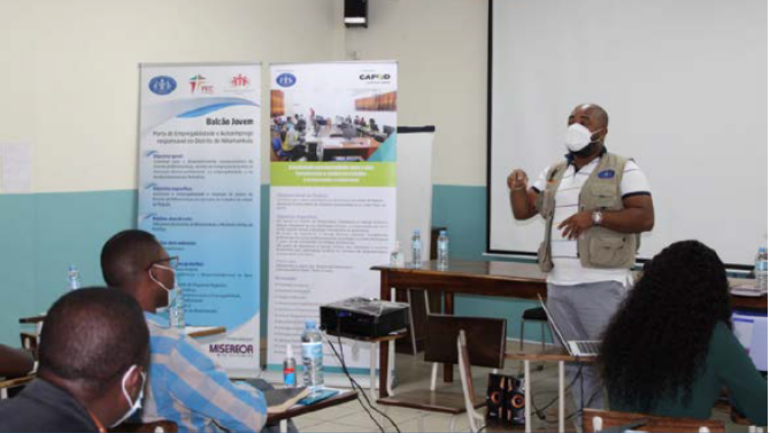 300 Jovens Recebem Bolsas para Formação Técnico-Profissional em Moçambique