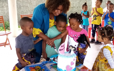 Bonecos de Pano Integram Baús Pedagógicos em Jardim de Infância de Moçambique