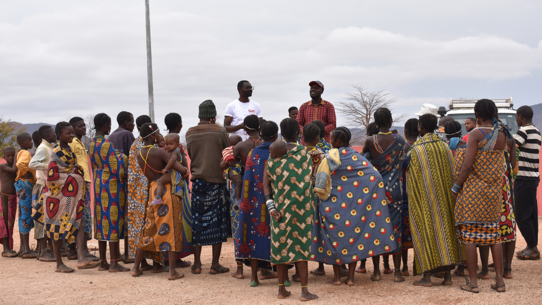 Brigadas móveis levam cuidados de saúde a crianças e mulheres grávidas no Virei, em Angola